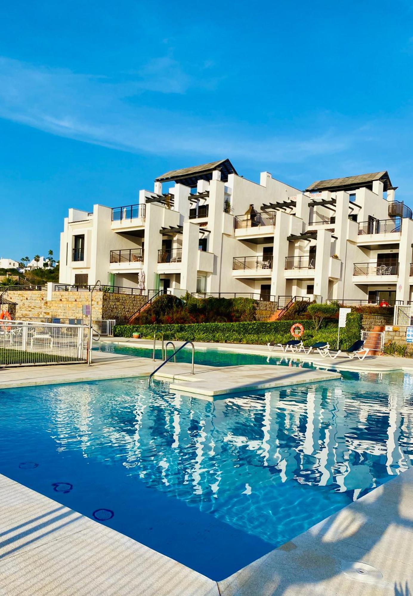 Sunshine Beach Front Complex, Wifi, Modern Casares Buitenkant foto